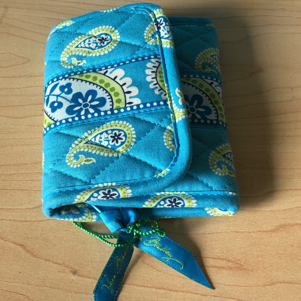 NWOT Retired Bermuda Blue Vera Bradley Wallet